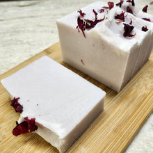 Load image into Gallery viewer, Soothe - Lavender &amp; Tea Tree Handmade Soap - Wixy Soap - Handmade Soap
